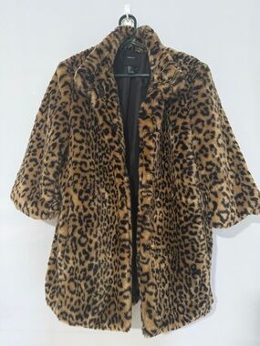 Forever 21 Leopard Print Faux Fur Jacket - size Large Button Front Jacket